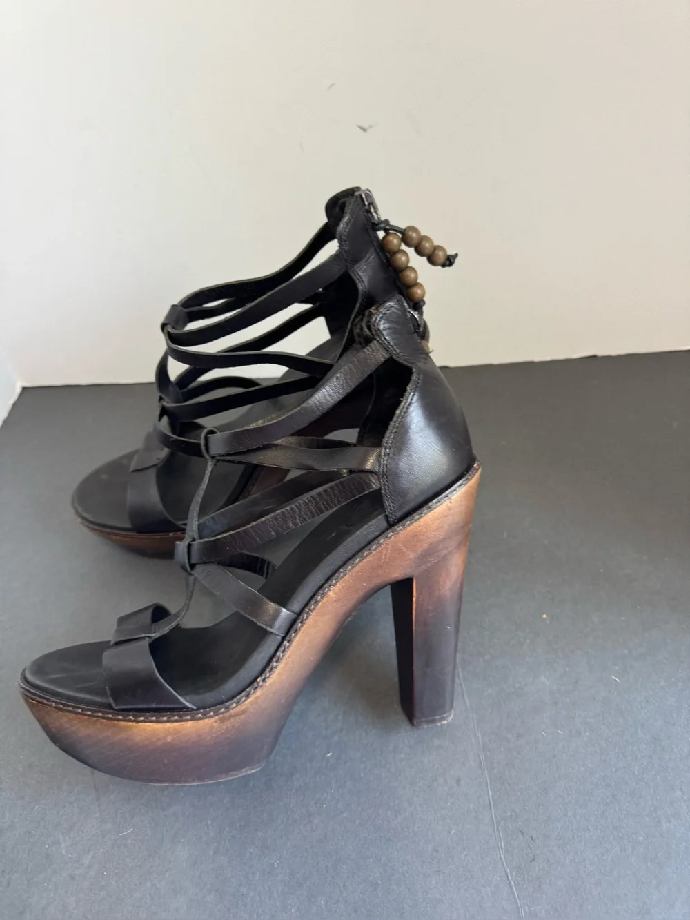 UGG Salima Platform High Heel Sandal Gladiator Pumps Black Leather. Size 10